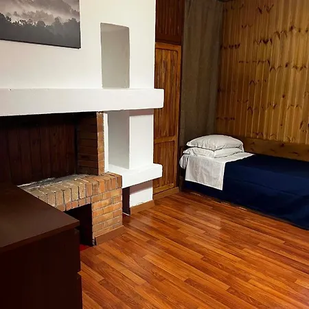 Bed 100s Guest house Livata