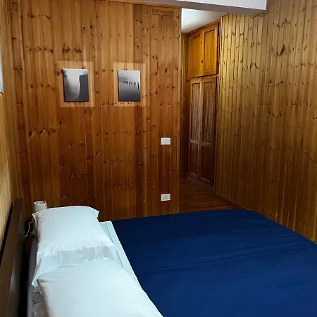 Bed 100s *